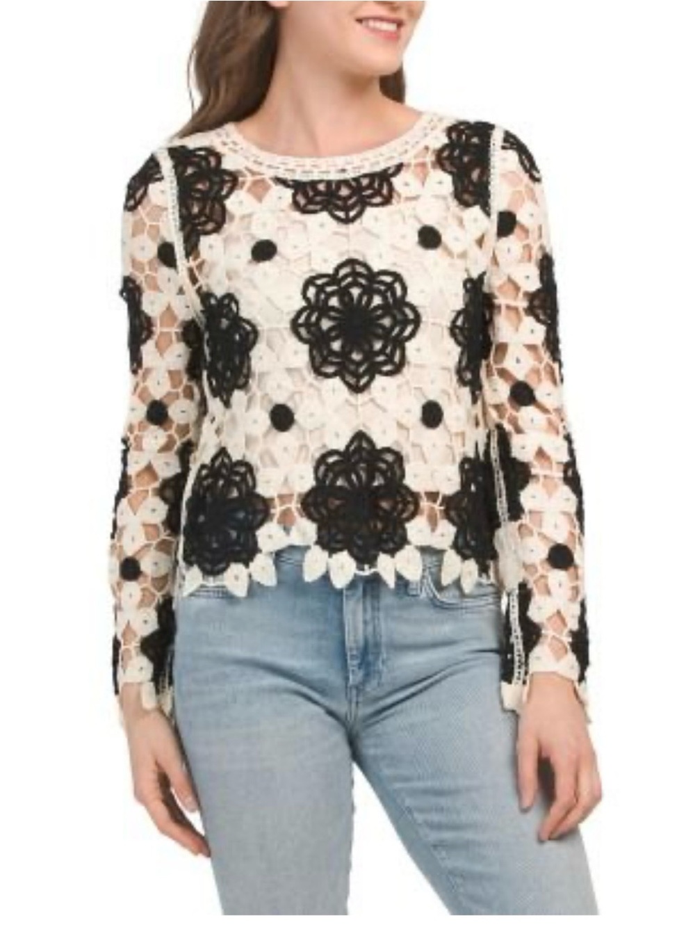 Rebellion, crochet, black and cream cropped top med